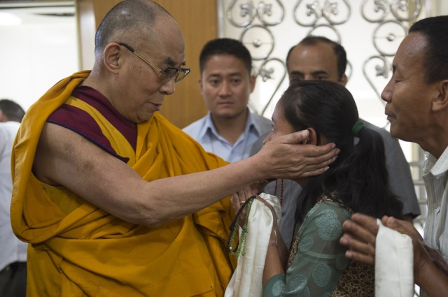 Ấn Độ: Chùm ảnh Đại Pháp hội ngày thứ năm, đức Đạt Lai Lạt Ma giảng dạy tại Tu viện Ganden Jangtse