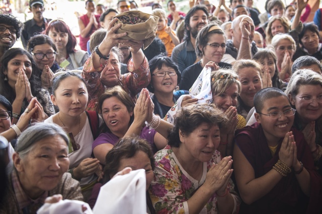 Ấn Độ: Chùm ảnh Đại Pháp hội ngày thứ năm, đức Đạt Lai Lạt Ma giảng dạy tại Tu viện Ganden Jangtse