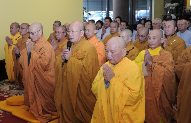 Mỹ: Lễ Bố tát và lễ khai mạc khóa học Phật pháp cơ bản tại Niệm Phật đường Fremont