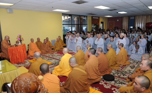 Mỹ: Lễ Bố tát và lễ khai mạc khóa học Phật pháp cơ bản tại Niệm Phật đường Fremont