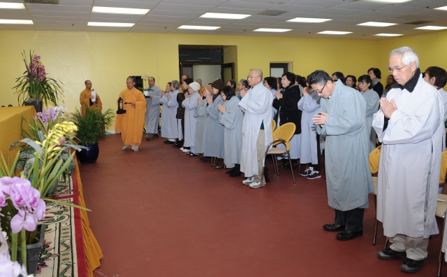 Mỹ: Lễ Bố tát và lễ khai mạc khóa học Phật pháp cơ bản tại Niệm Phật đường Fremont