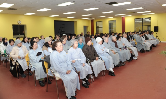 Mỹ: Lễ Bố tát và lễ khai mạc khóa học Phật pháp cơ bản tại Niệm Phật đường Fremont