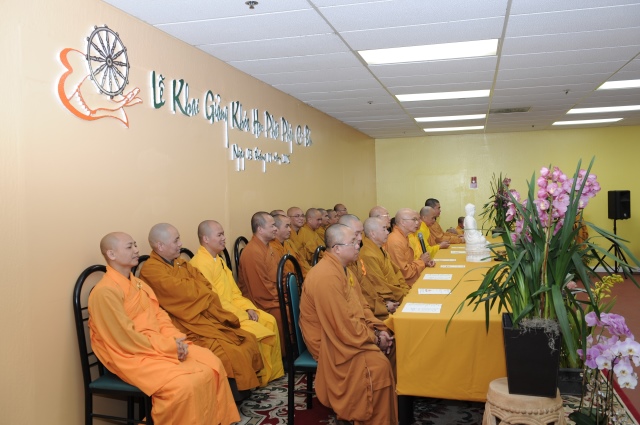 Mỹ: Lễ Bố tát và lễ khai mạc khóa học Phật pháp cơ bản tại Niệm Phật đường Fremont