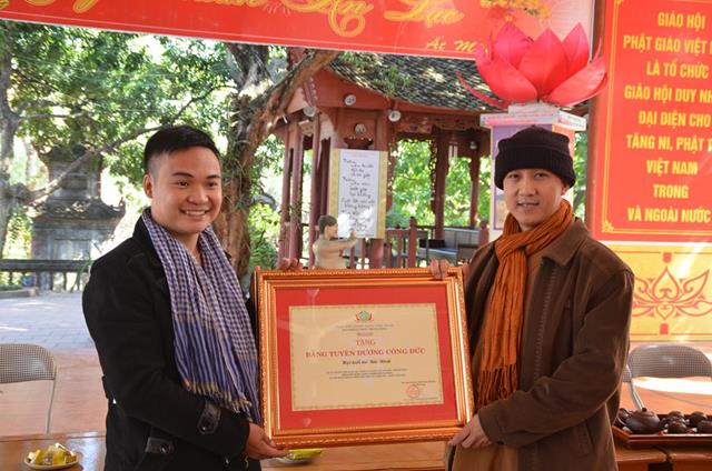 Thái Nguyên: Giáo Hội PGVN Tỉnh Thái Nguyên trao bằng tuyên dương công đức khóa bồi dưỡng hoằng pháp 2014