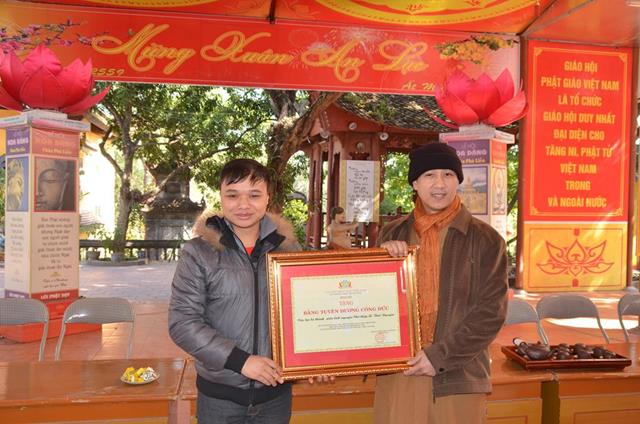 Thái Nguyên: Giáo Hội PGVN Tỉnh Thái Nguyên trao bằng tuyên dương công đức khóa bồi dưỡng hoằng pháp 2014