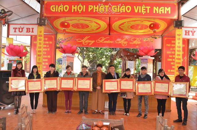 Thái Nguyên: Giáo Hội PGVN Tỉnh Thái Nguyên trao bằng tuyên dương công đức khóa bồi dưỡng hoằng pháp 2014