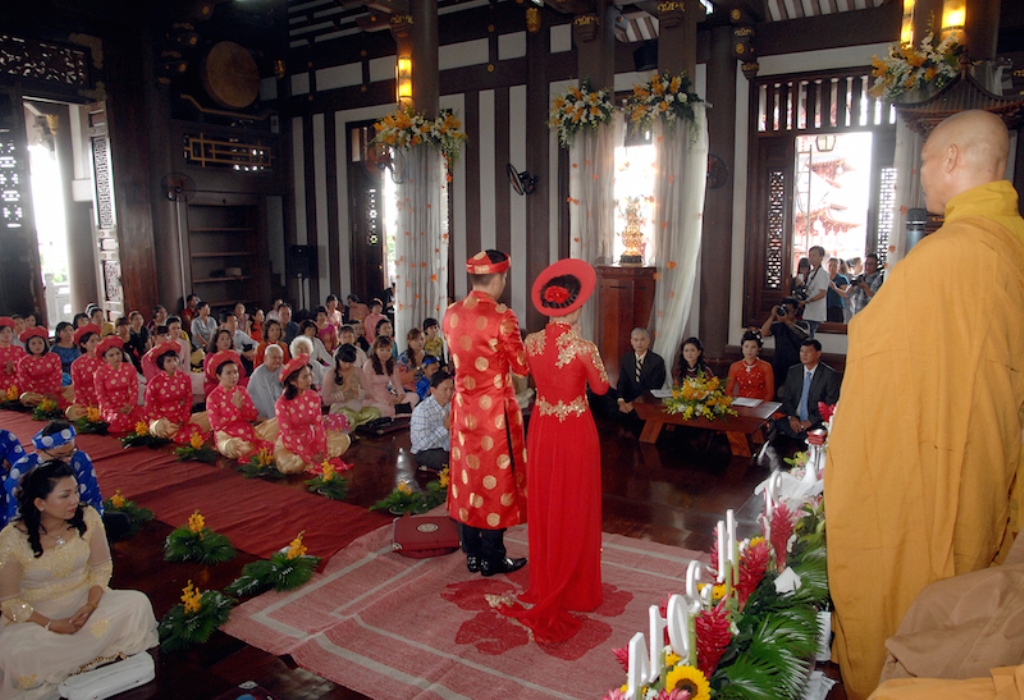 Lễ Hằng thuận đôi uyên ương Vũ Khánh và Kim Ngân
