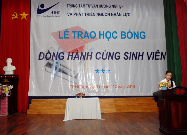Quỹ Đạo Phật Ngày Nay: Trao tặng học bổng cho 100 sinh viên trường Đại Học KHXH&amp;NV TP. HCM