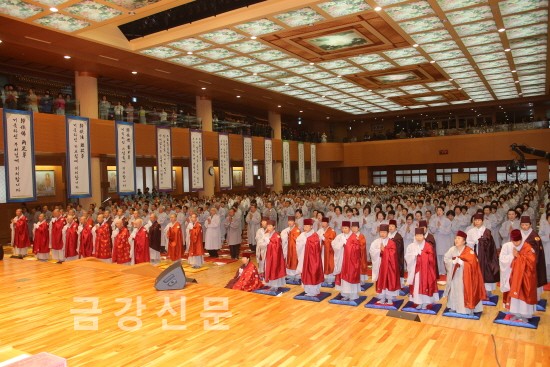 Hàn Quốc: Hình ảnh Đàn truyền giới cho hơn 1.000 Tự viện thuộc Thiền phái Thiên Thai