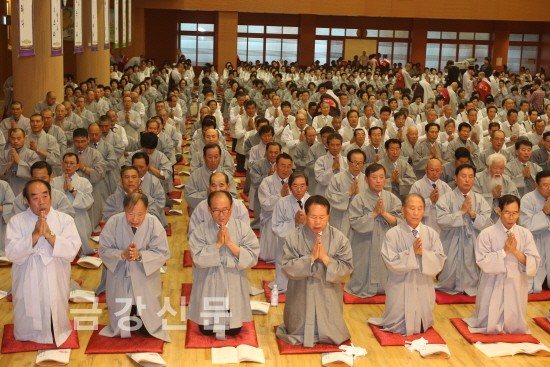 Hàn Quốc: Hình ảnh Đàn truyền giới cho hơn 1.000 Tự viện thuộc Thiền phái Thiên Thai