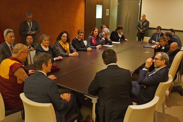 Italiana: Hình ảnh Đức Đạt Lai Lạt Ma tham dự Hội nghị thượng đỉnh thế giới lần thứ 14