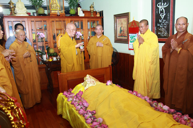 TP.HCM: Lễ nhập kim quan cố HT. Thích Như Thọ