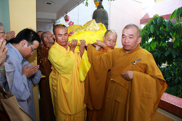 TP.HCM: Lễ nhập kim quan cố HT. Thích Như Thọ