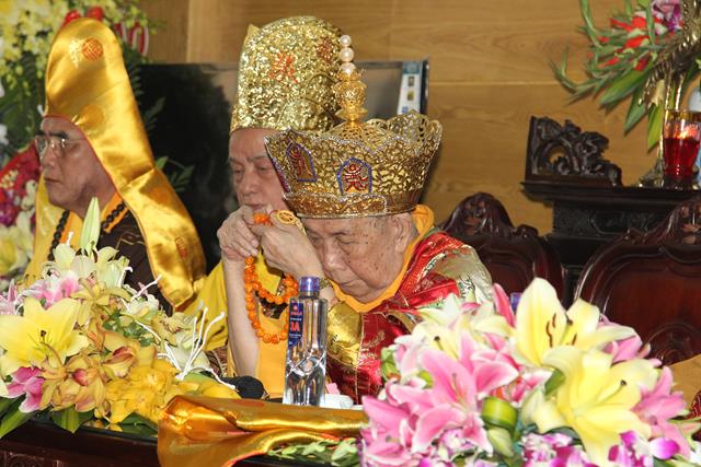 Quảng Ninh: Trao truyền giới châu cho giới tử Đại giới đàn Trúc Lâm Tam Tổ lần VI- 2014