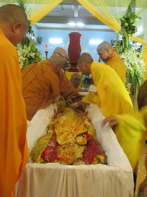 Lễ nhập kim quan cố trưởng lão hòa thượng Thích Pháp Chiếu