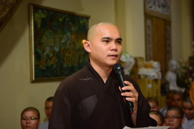 Quỹ Đạo Phật Ngày Nay: Trao tặng Học Bổng cho các Tăng Ni sinh niên khóa 2014-2015