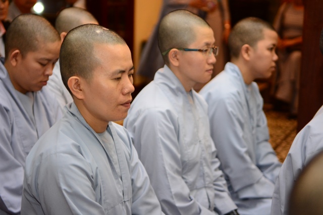 Quỹ Đạo Phật Ngày Nay: Trao tặng Học Bổng cho các Tăng Ni sinh niên khóa 2014-2015