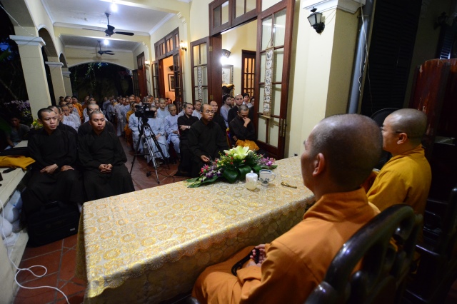 Quỹ Đạo Phật Ngày Nay: Trao tặng Học Bổng cho các Tăng Ni sinh niên khóa 2014-2015