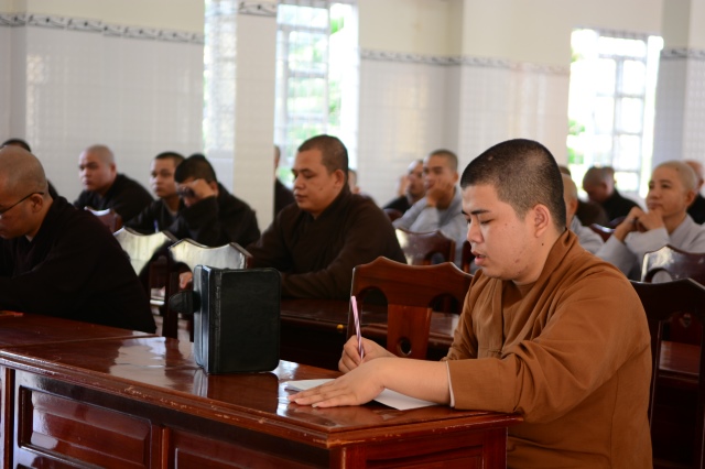 Quỹ Từ Thiện Đạo Phật Ngày Nay tặng quà cho người khuyết tật  tại Huyện Vĩnh Lợi - Bạc Liêu