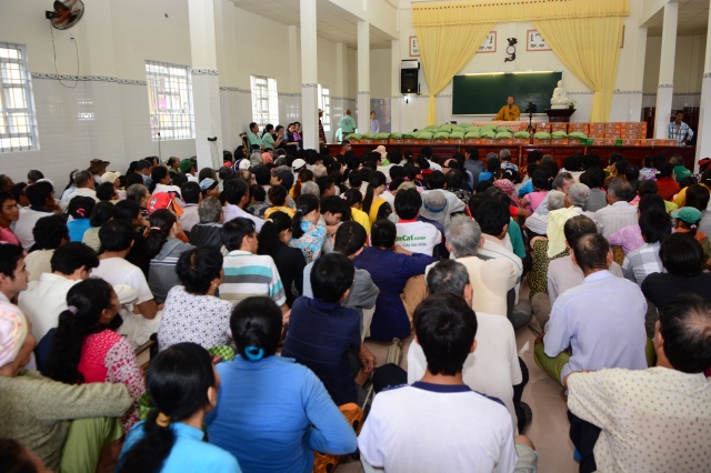 Quỹ Từ Thiện Đạo Phật Ngày Nay tặng quà cho người khuyết tật  tại Huyện Vĩnh Lợi - Bạc Liêu