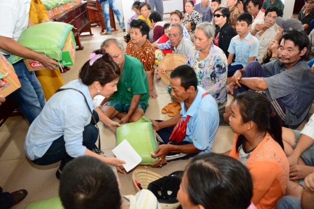 Quỹ Từ Thiện Đạo Phật Ngày Nay tặng quà cho người khuyết tật  tại Huyện Vĩnh Lợi - Bạc Liêu
