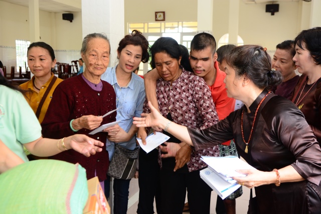 Quỹ Từ Thiện Đạo Phật Ngày Nay tặng quà cho người khuyết tật  tại Huyện Vĩnh Lợi - Bạc Liêu