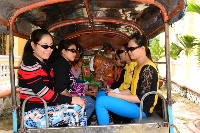 Quỹ Từ Thiện Đạo Phật Ngày Nay tặng quà cho người khuyết tật  tại Huyện Vĩnh Lợi - Bạc Liêu