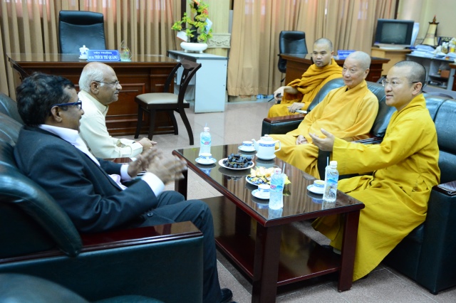 Chủ tịch Trung tâm Nghiên cứu văn hóa Quốc tế của Ấn Độ viếng thăm Học viện PGVN tại TP. HCM