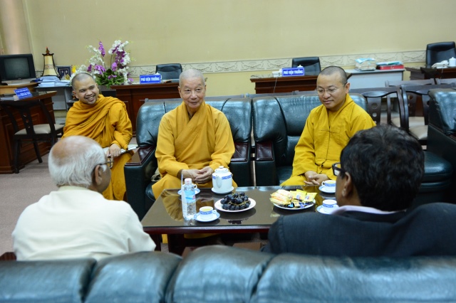 Chủ tịch Trung tâm Nghiên cứu văn hóa Quốc tế của Ấn Độ viếng thăm Học viện PGVN tại TP. HCM