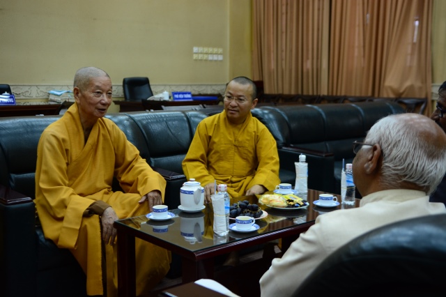 Chủ tịch Trung tâm Nghiên cứu văn hóa Quốc tế của Ấn Độ viếng thăm Học viện PGVN tại TP. HCM