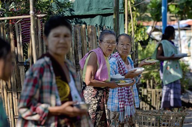 Myanmar: Tăng sĩ Phật giáo đã thể hiện sự hào phóng của quốc gia