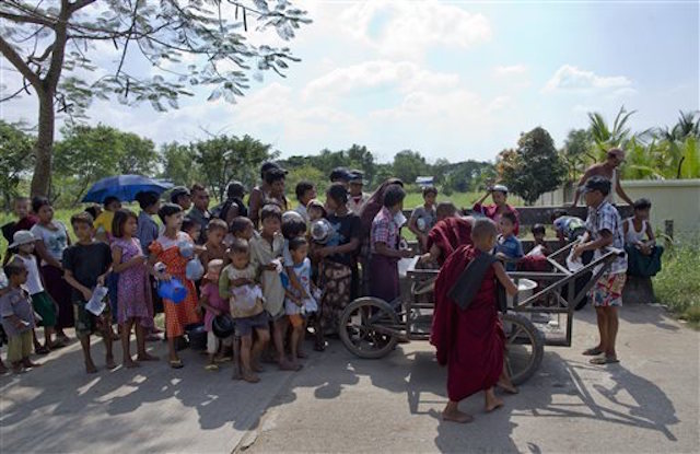 Myanmar: Tăng sĩ Phật giáo đã thể hiện sự hào phóng của quốc gia
