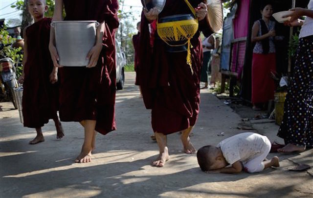 Myanmar: Tăng sĩ Phật giáo đã thể hiện sự hào phóng của quốc gia