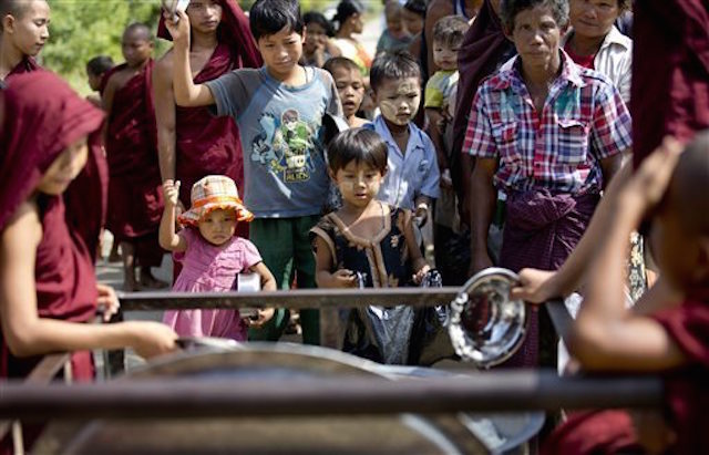 Myanmar: Tăng sĩ Phật giáo đã thể hiện sự hào phóng của quốc gia