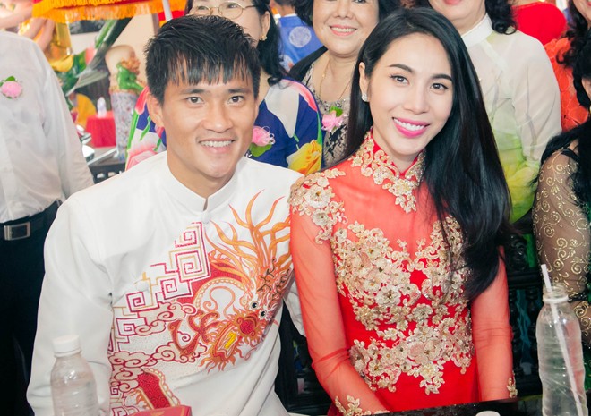 Thủy Tiên - Công Vinh thề nguyền yêu thương ở lễ hằng thuận