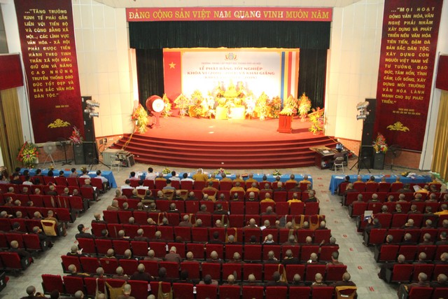 Hà Nội: Lễ phát bằng tốt nghiệp TCPH khóa VI và khai giảng khóa VII