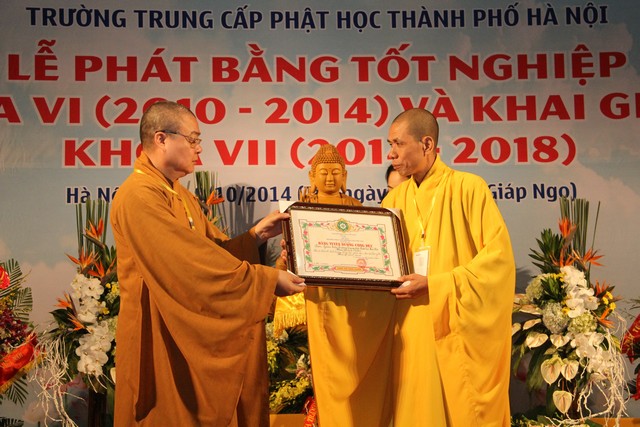Hà Nội: Lễ phát bằng tốt nghiệp TCPH khóa VI và khai giảng khóa VII