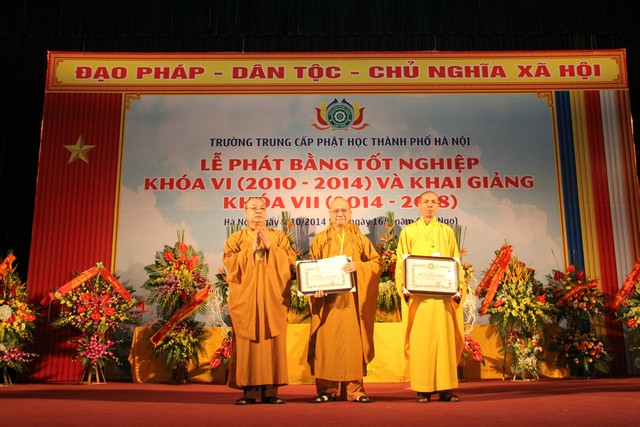 Hà Nội: Lễ phát bằng tốt nghiệp TCPH khóa VI và khai giảng khóa VII