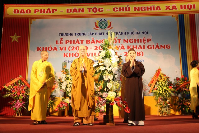 Hà Nội: Lễ phát bằng tốt nghiệp TCPH khóa VI và khai giảng khóa VII