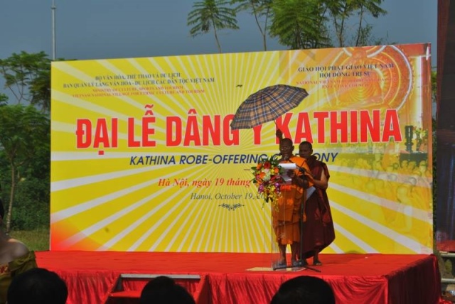 Lễ Dâng Y kathina đầu tiên ở chùa Khmer - Hà Nội