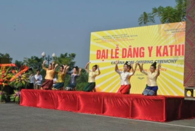 Lễ Dâng Y kathina đầu tiên ở chùa Khmer - Hà Nội