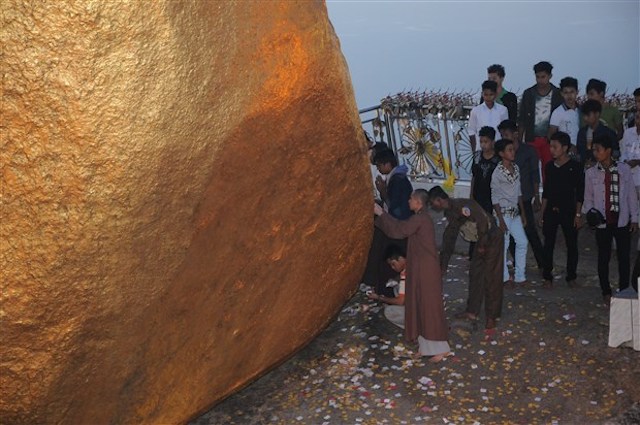 Thanh Hóa: Về Kyaiktiyo tận mắt chiêm ngưỡng tảng đá thiêng Golden Rock
