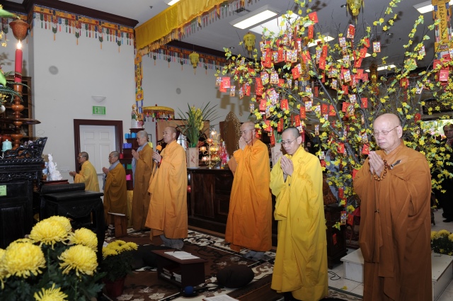 Hoa Kỳ: Lễ Phật đầu năm Ất Mùi 2015 tại chùa Phổ Từ