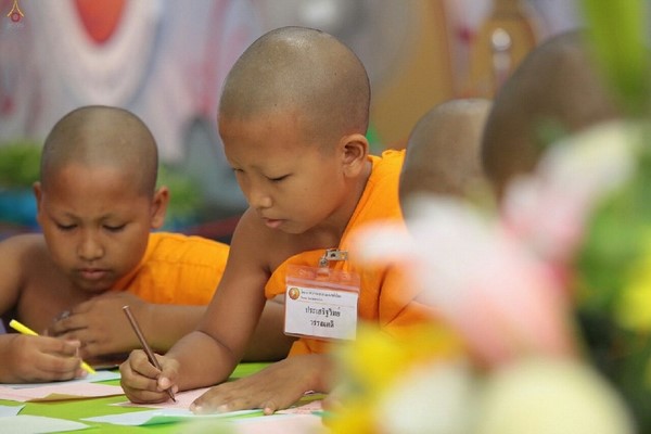 Thái Lan: Hình ảnh Lễ Truyền trao Giới pháp tại Tu viện Wat Phra Dhammakaya