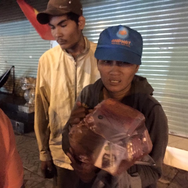 Di Lặc du xuân - Ấm áp những sẻ chia trong đêm giao thừa