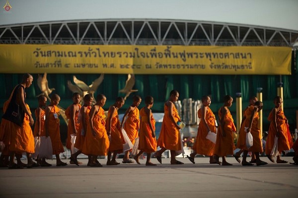 Thái Lan: Hình ảnh Lễ Truyền trao Giới pháp tại Tu viện Wat Phra Dhammakaya
