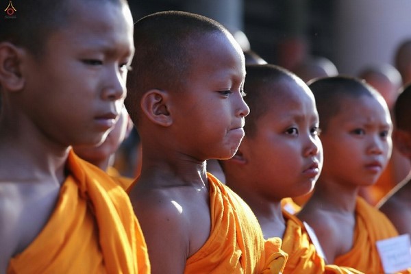 Thái Lan: Hình ảnh Lễ Truyền trao Giới pháp tại Tu viện Wat Phra Dhammakaya