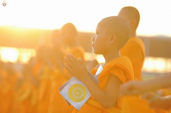 Thái Lan: Hình ảnh Lễ Truyền trao Giới pháp tại Tu viện Wat Phra Dhammakaya