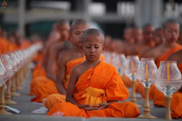 Thái Lan: Hình ảnh Lễ Truyền trao Giới pháp tại Tu viện Wat Phra Dhammakaya