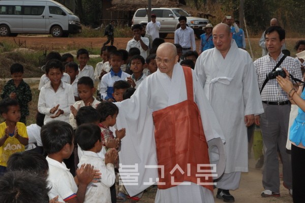 Phật giáo Hàn Quốc hợp tác Quốc tế tháo gỡ bom mìn tại Campuchia